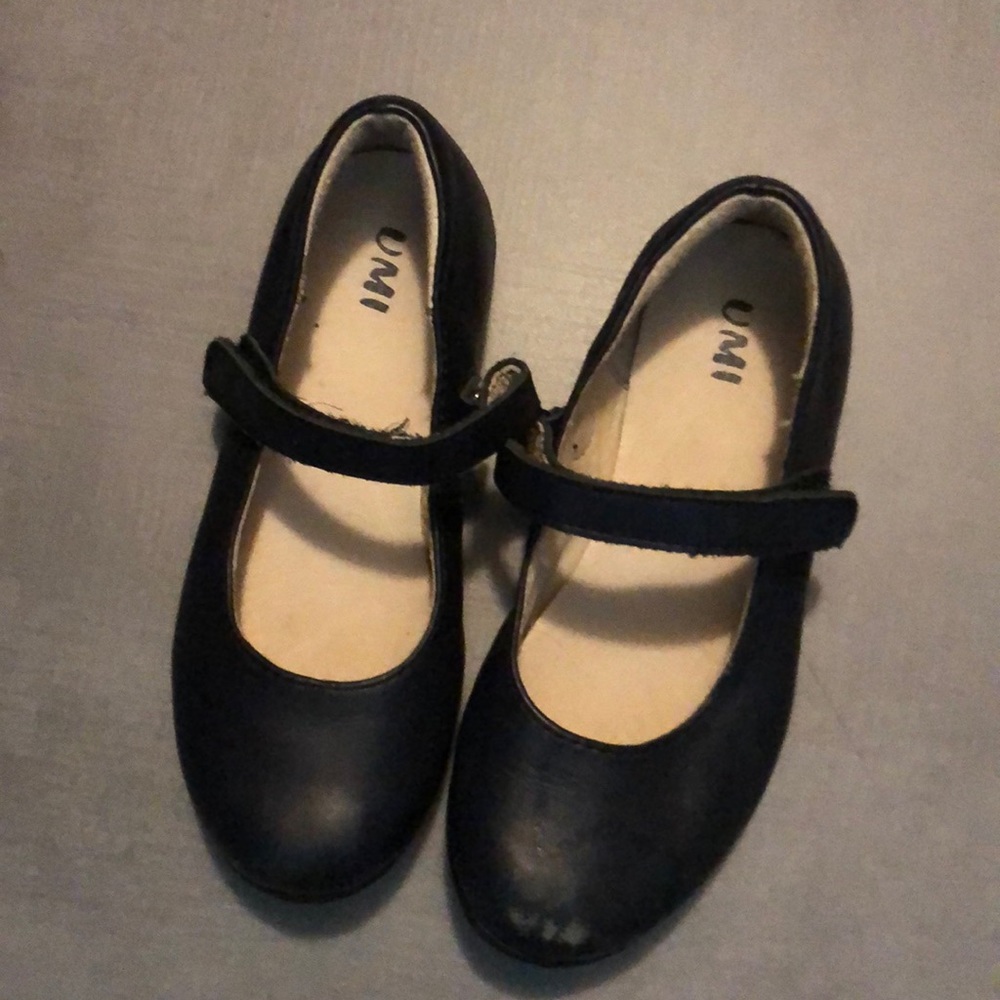 Umi black leather shoes